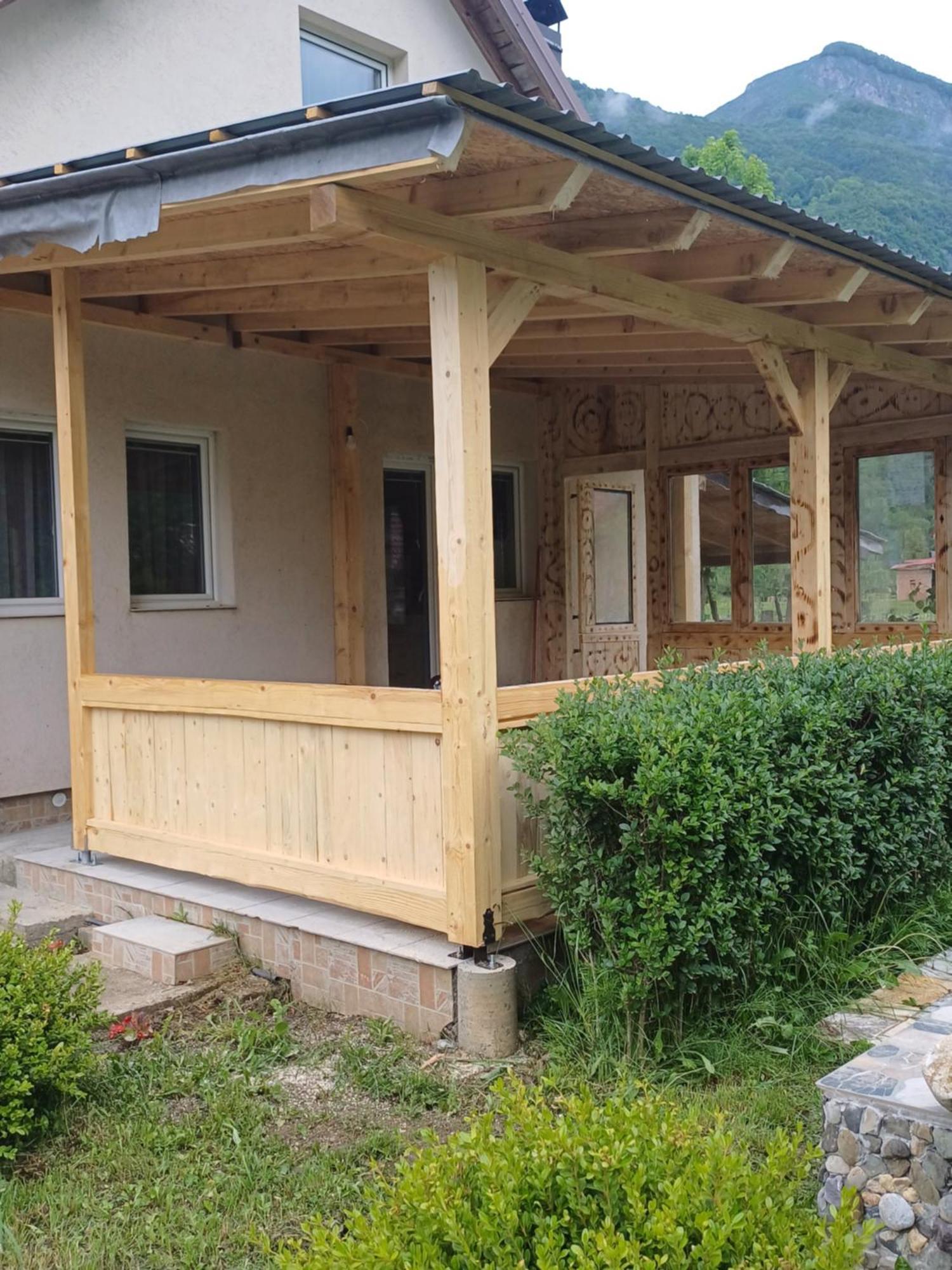 Breti'S Guesthouse Vusanje Exterior photo